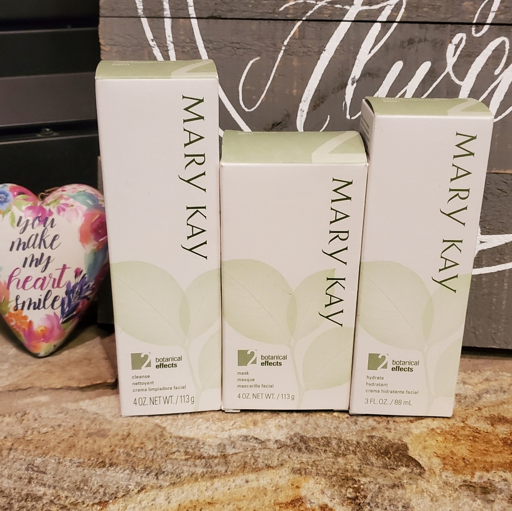 *NEW* Mary Kay Botanical Effects Set